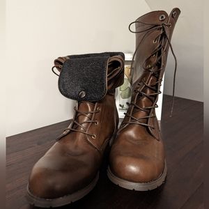 Size 45 Brown lace up button down boots